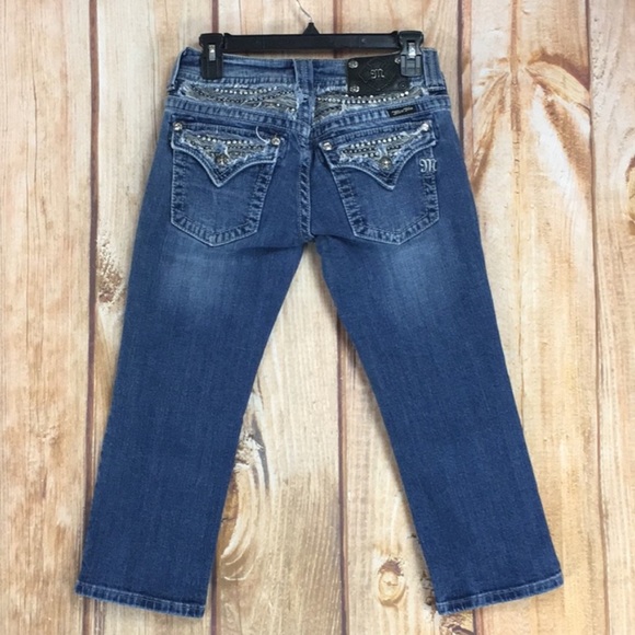 Miss Me JP6092P Denim Capri
Size 28 - Picture 3 of 13